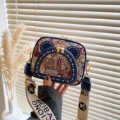 2026新款 休闲手机包百搭ins卡通帆布小方包单肩斜挎包小包包 时尚