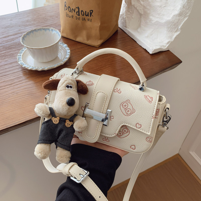 节日礼物时尚轻奢单肩斜跨包卡通小熊小方包高级感网红通勤手机包,箱包皮具/热销女包/男包,小方包,淘宝优惠券,粉丝福利购,淘宝优惠卷