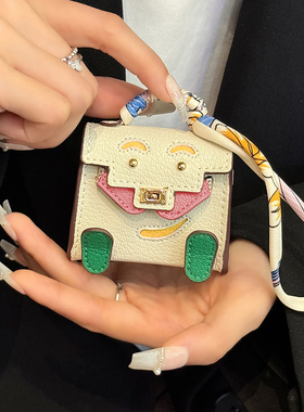 新款mini凯莉包包挂饰娃娃玩偶包可爱耳机包真皮汽车钥匙扣挂饰