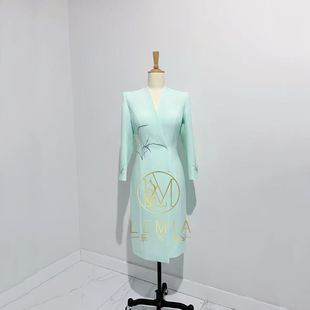 主持人播音小礼服艺考绿色小众演讲上镜教师工作服正式演出连衣裙