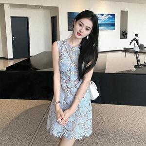 纯元 蓝色蕾丝花瓣扣无袖连衣裙