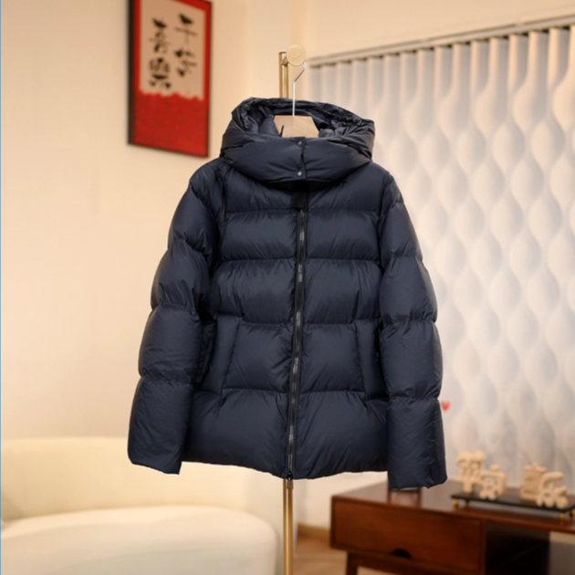 时尚保暖泡芙亲肤柔软鹅绒服