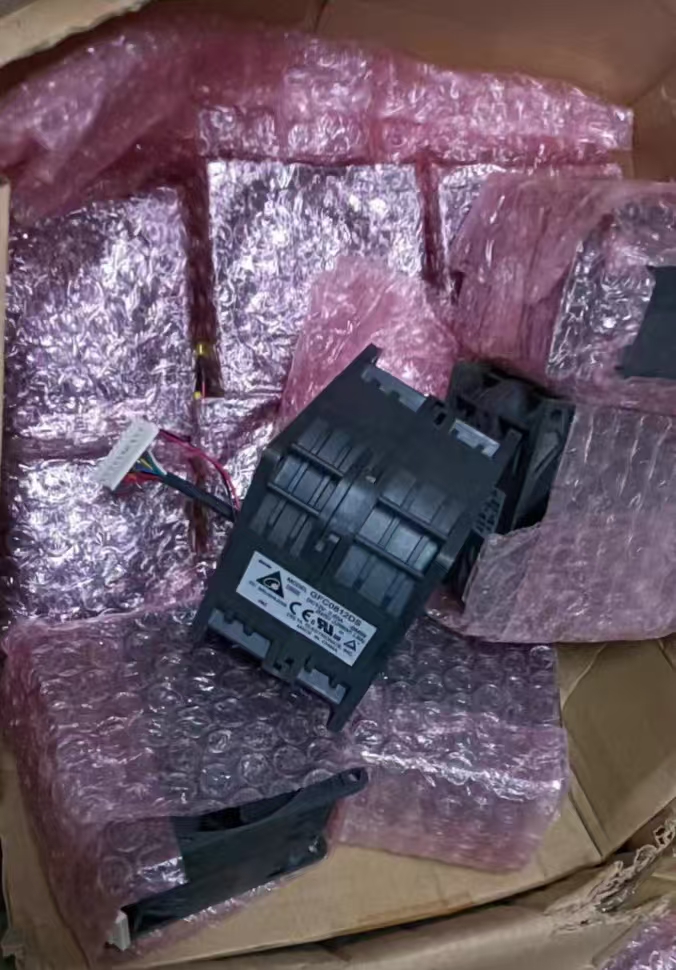 GFC0812DS风扇.12V 2.60A.适合多种高速风机暴力风扇