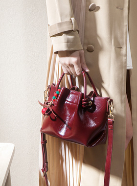 2025超火油蜡皮简约纯色手提子母包通勤百搭洋气休闲高级感