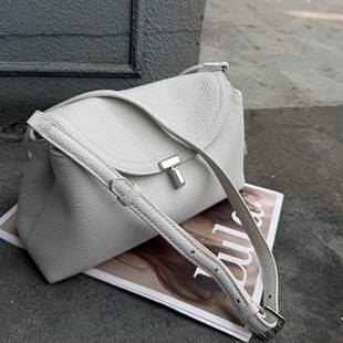 跨境TOTEME枕头包真皮斜挎手提包高级感单肩包百搭轻奢通勤女包包