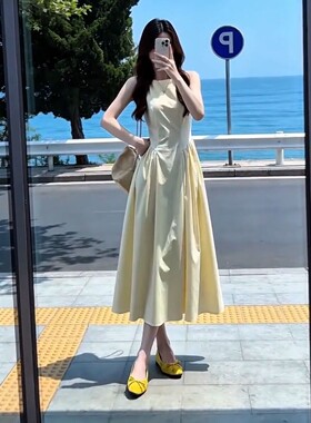 法式黄色无袖背心洋装女夏季2026新款巨好看绝美气质掐腰长裙