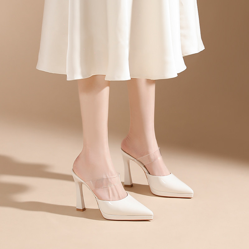 包头半拖鞋女2026夏季新款外穿尖头漆皮粗跟透明防水台高跟凉鞋女