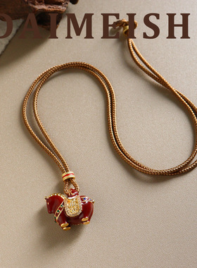 新款马年时尚锆石红色滴油马上有钱吊坠毛衣链轻奢高级感项链女潮