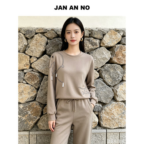JAN AN NO简爱诺春新款卡其色针织衫简约圆领套头卫衣J2610064ZS