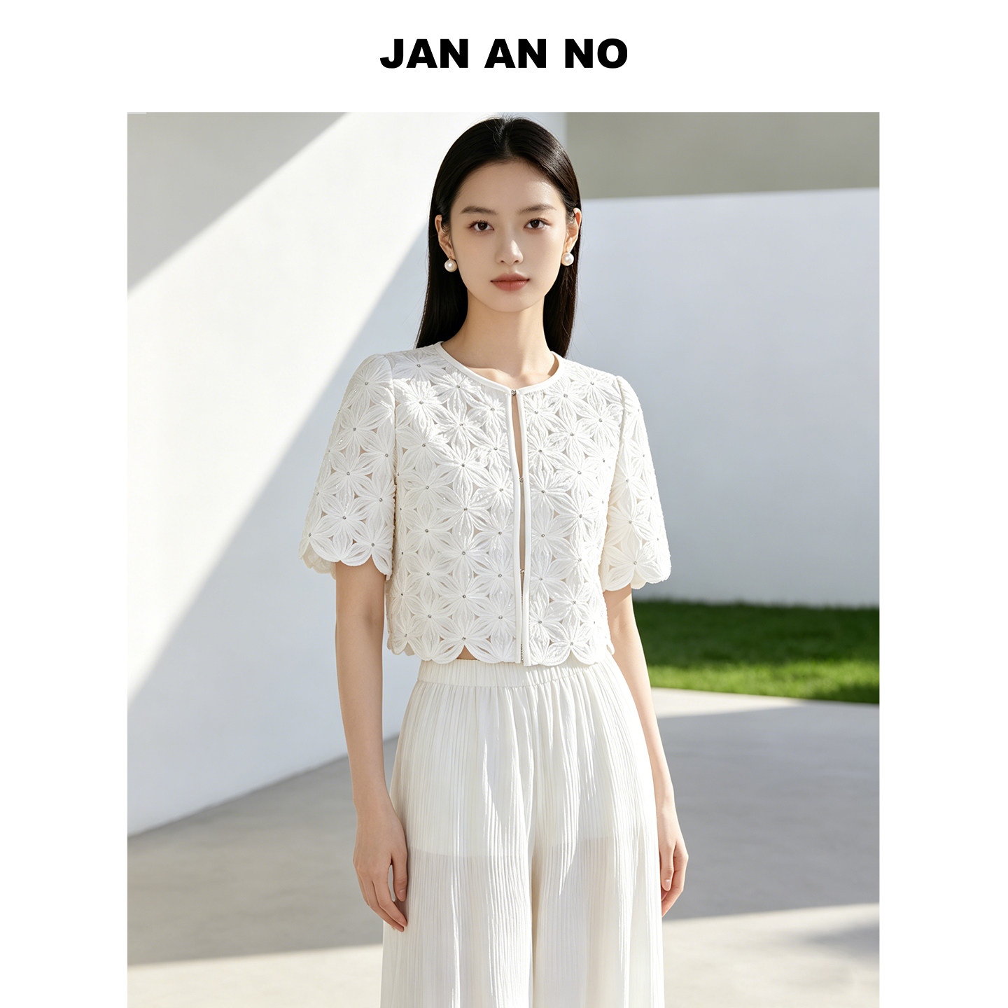 JAN AN NO 简爱诺法式优雅气质米白色短袖花朵外套夏季J2610137WT
