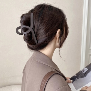 磨砂交叉超大号抓夹高级感发夹冬季简约盘发神器鲨鱼夹发量多发饰