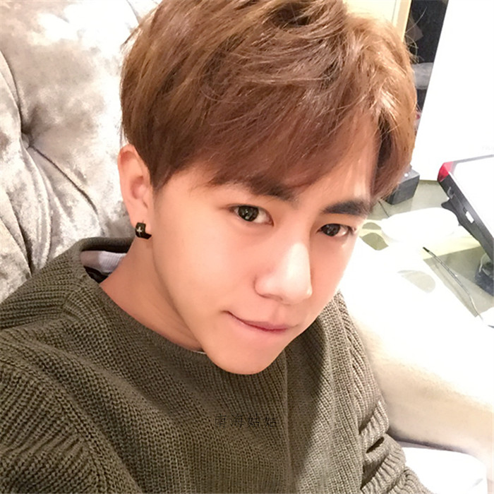 Perruque cheveux raides Court - Ref 2609379 Image 4