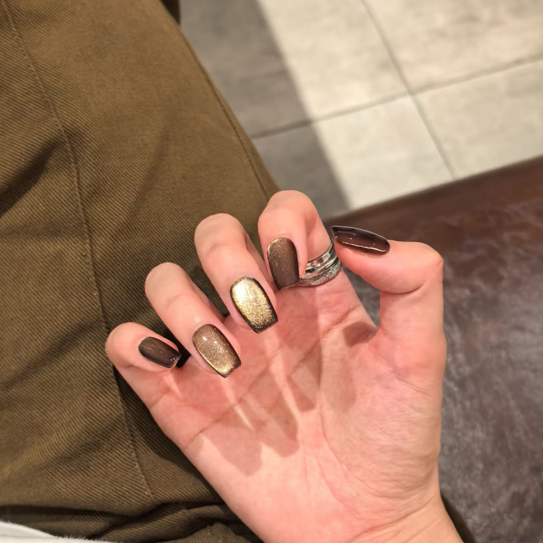 【璀璨】手工穿戴甲短款咖色金色猫眼爆闪高级显白日常简约气质