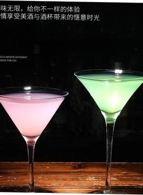 Leadfree crystal margarita glass martini glasses of red