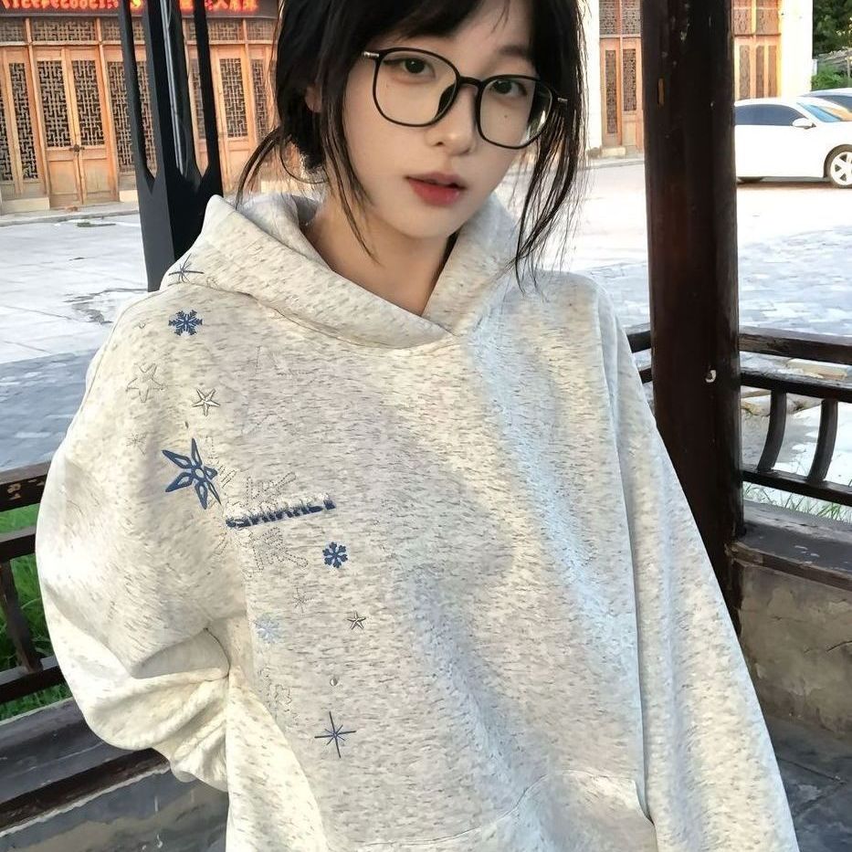 美式街头连帽卫衣女早秋穿搭