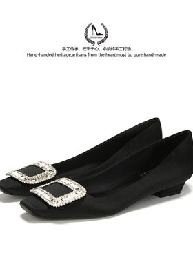 LUKE新款2025rv方扣水钻粗跟设计感浅口绸缎黑色船鞋时尚通勤单鞋