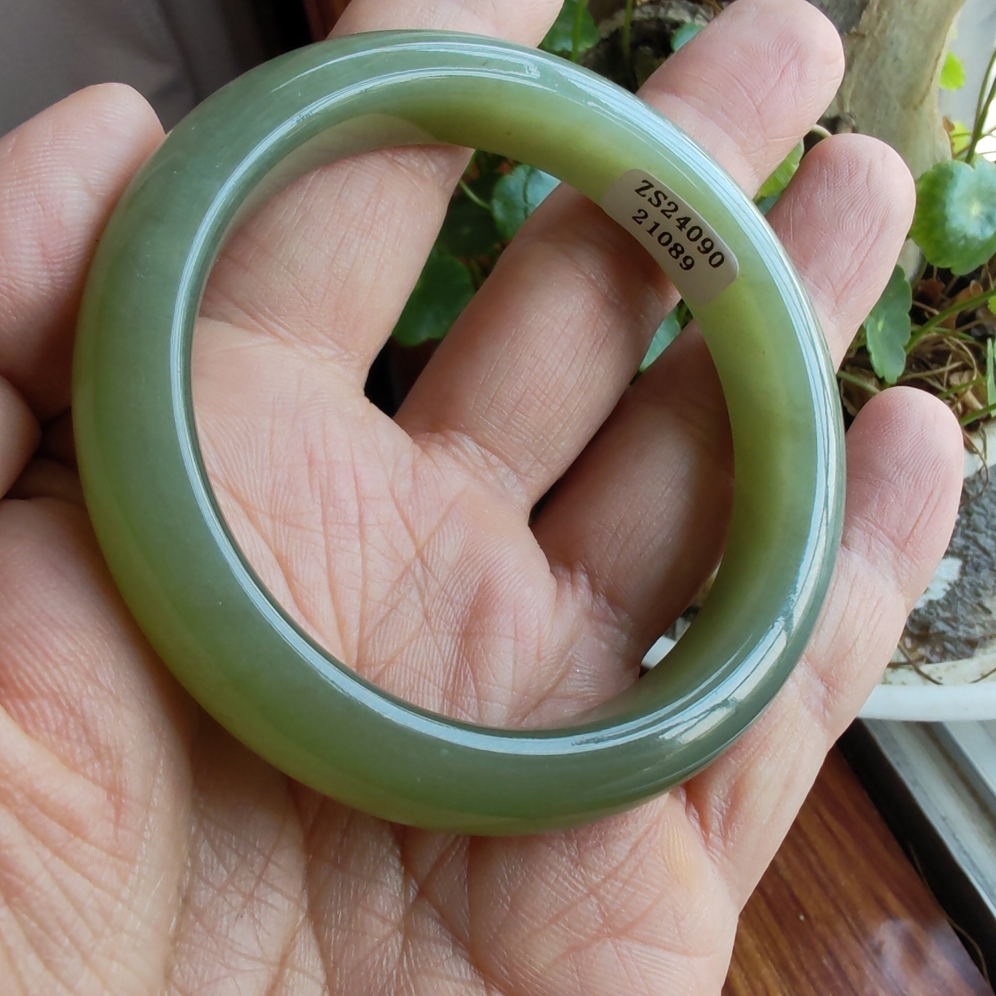 送证书和田玉青白玉手镯玉镯子57mm+精品正品女神国风夏至心绿