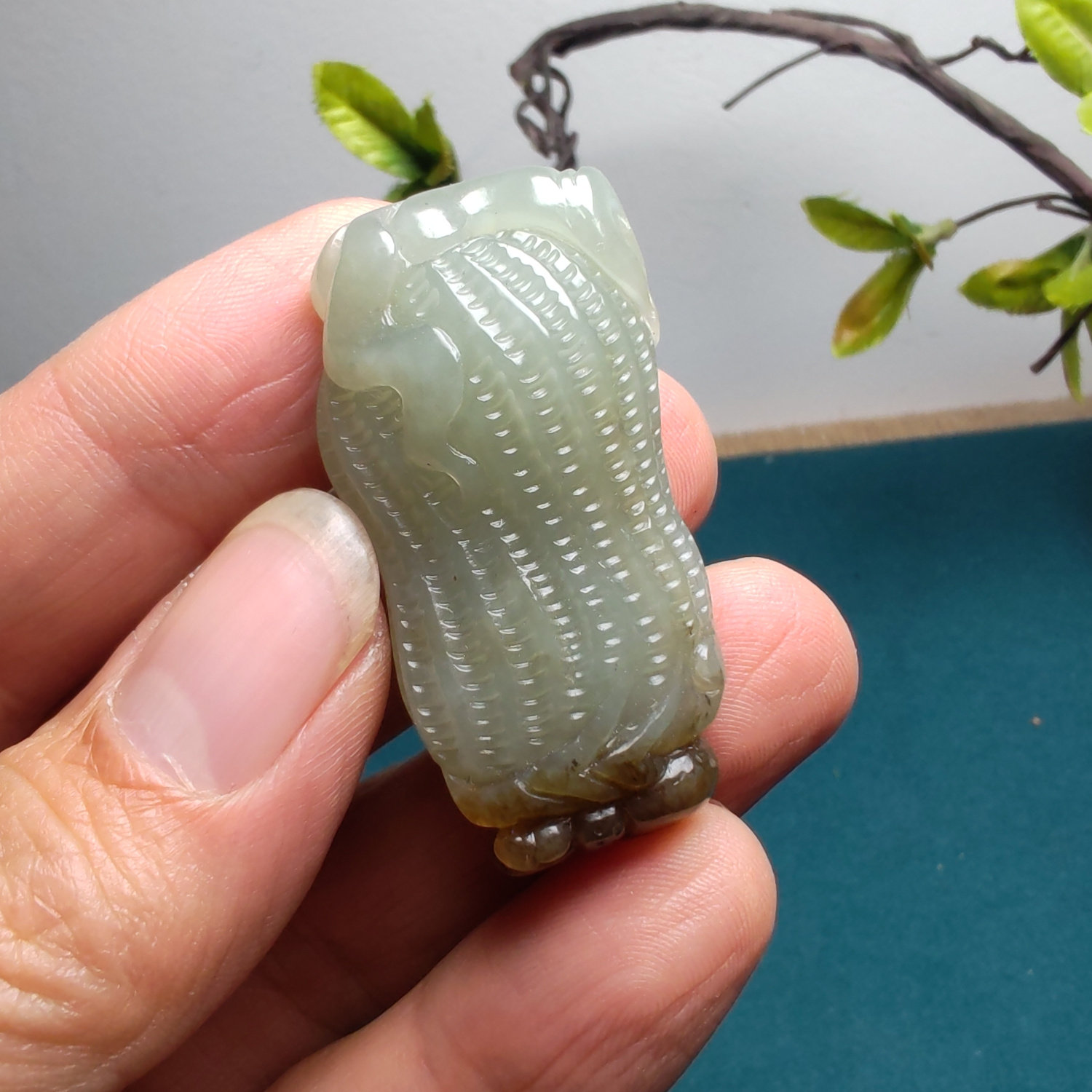 新疆和田玉且末糖青白玉花生甲虫吊坠挂件苏工男女国风富甲天下