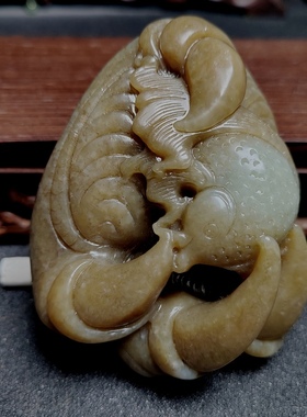 抓住机遇手把件且末糖和田玉