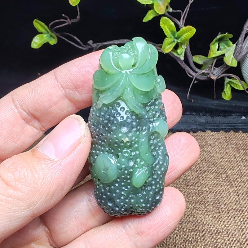 和田玉碧玉莲花荷花吊坠挂件小把件苏工精雕高雅男女国风出水芙蓉