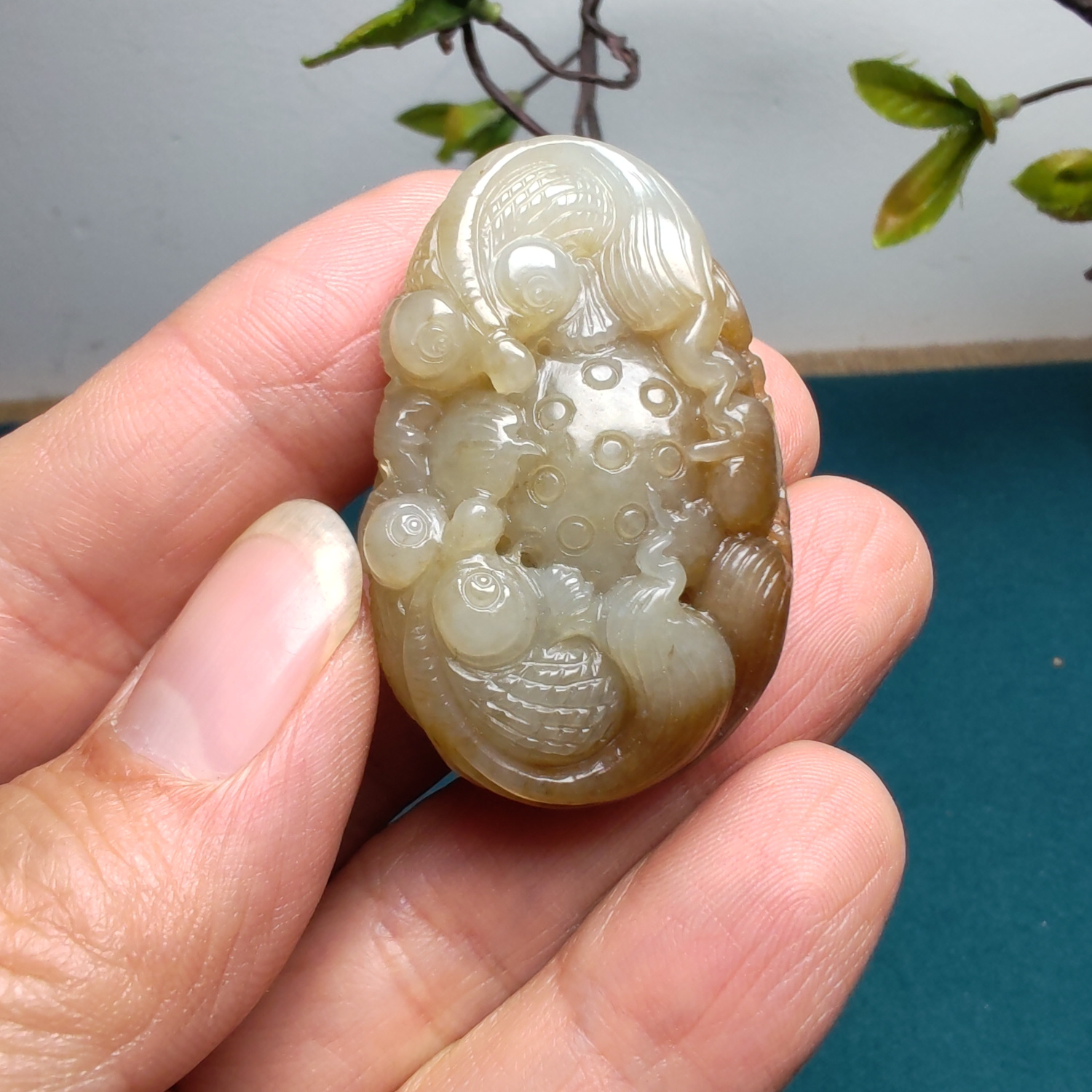 和田玉糖青白玉莲蓬荷叶金鱼吊坠挂件苏工精品男女国风连年有余