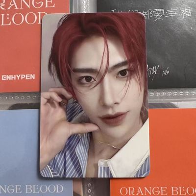 ZB1沈泉锐脸颊比心