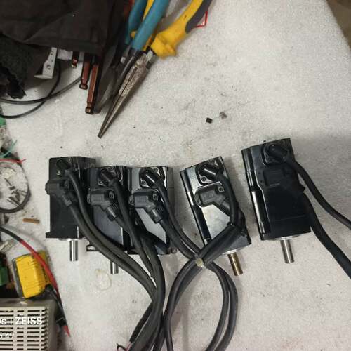 可维修7100W，SGM7J-01AFC，安川代伺服电机五个型号