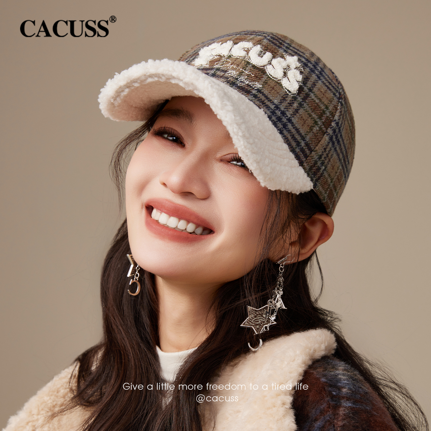 CACUSS冬季保暖复古格纹鸭舌帽女