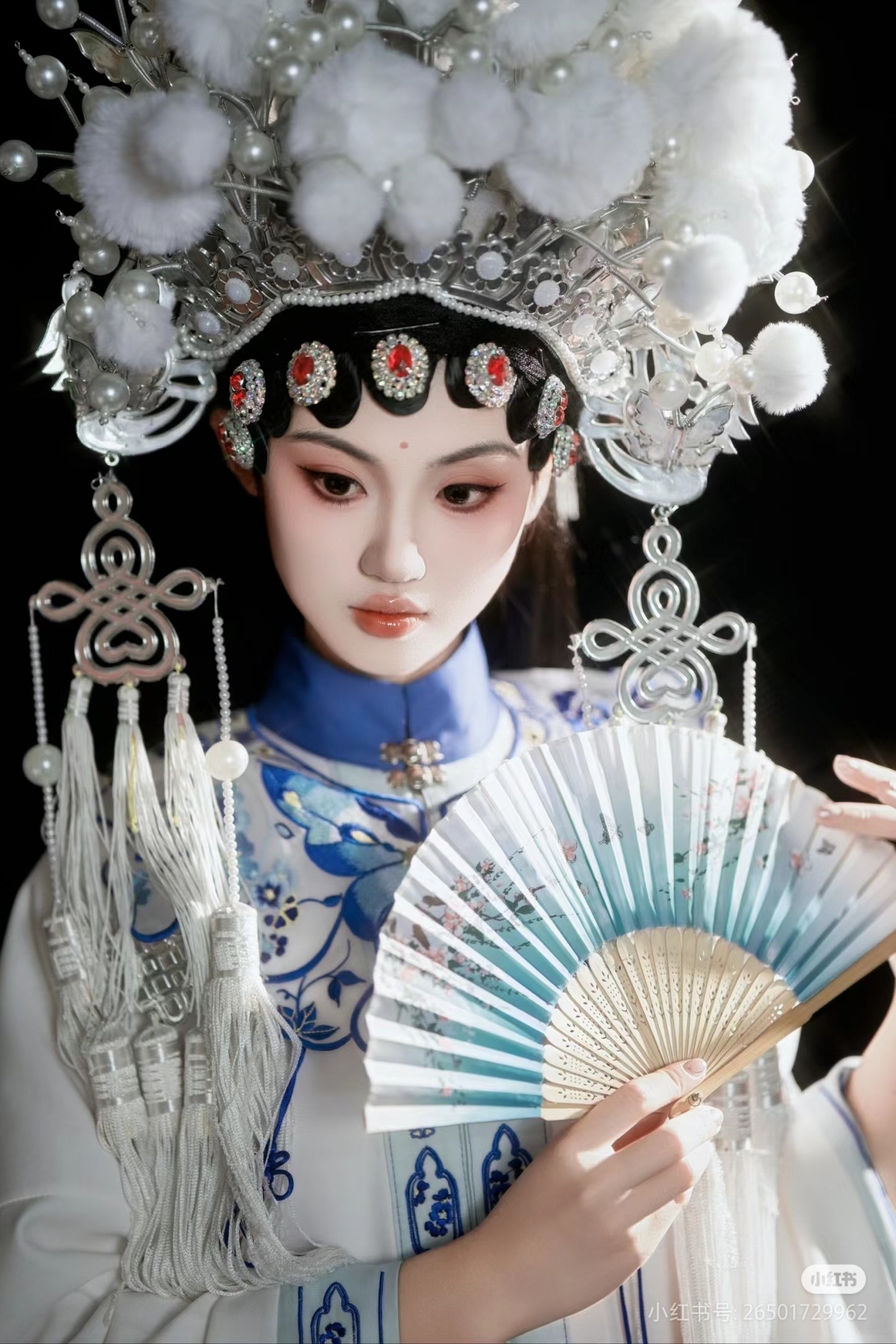 国潮摄影戏曲凤冠京剧凤冠走秀国粹七星蛾子头饰婚纱摄影写真