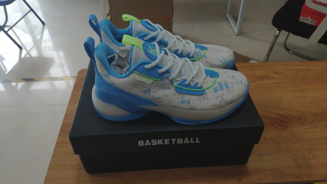 anta安踏 轻骑兵7 男子实战篮球鞋 白蓝灰