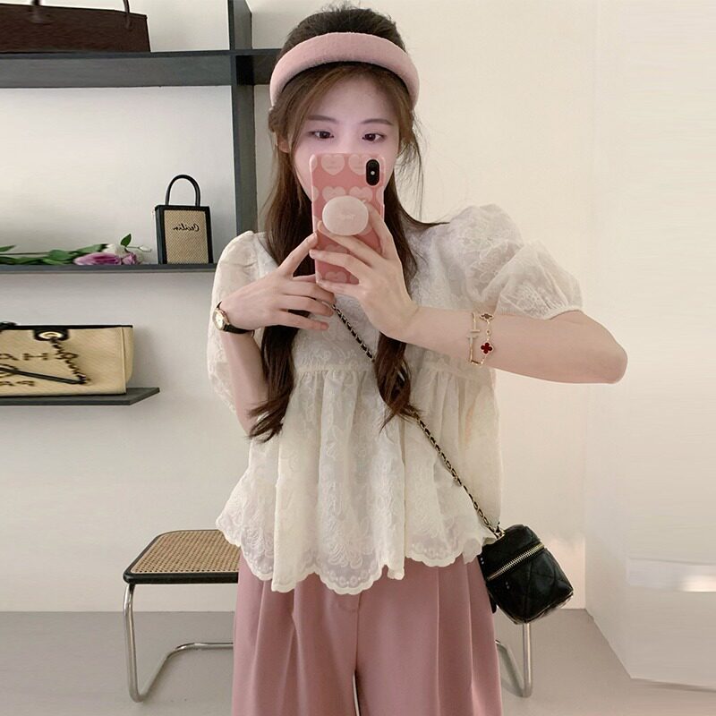 韩国东大门夏季新款甜美泡泡袖蕾丝钩花衬衫女套头短袖娃娃衫上衣