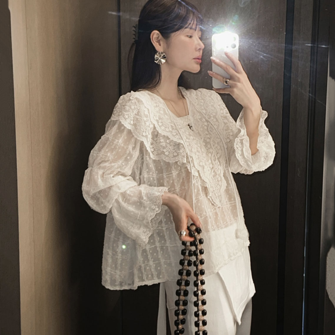 韩国东大门法式甜美V领蕾丝刺绣荷叶花边喇叭长袖宽松雪纺衬衫女