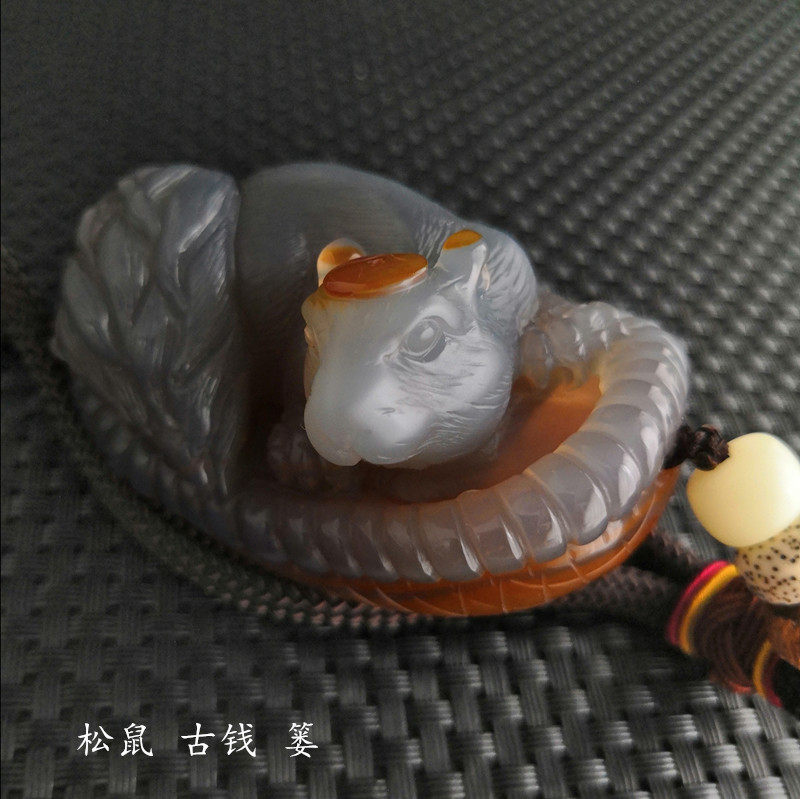 阜新金果玛瑙玉髓男女手把件龙头龟鱼鼠钱金蟾鹰兔牛蜥蜴貔貅鹭鸟