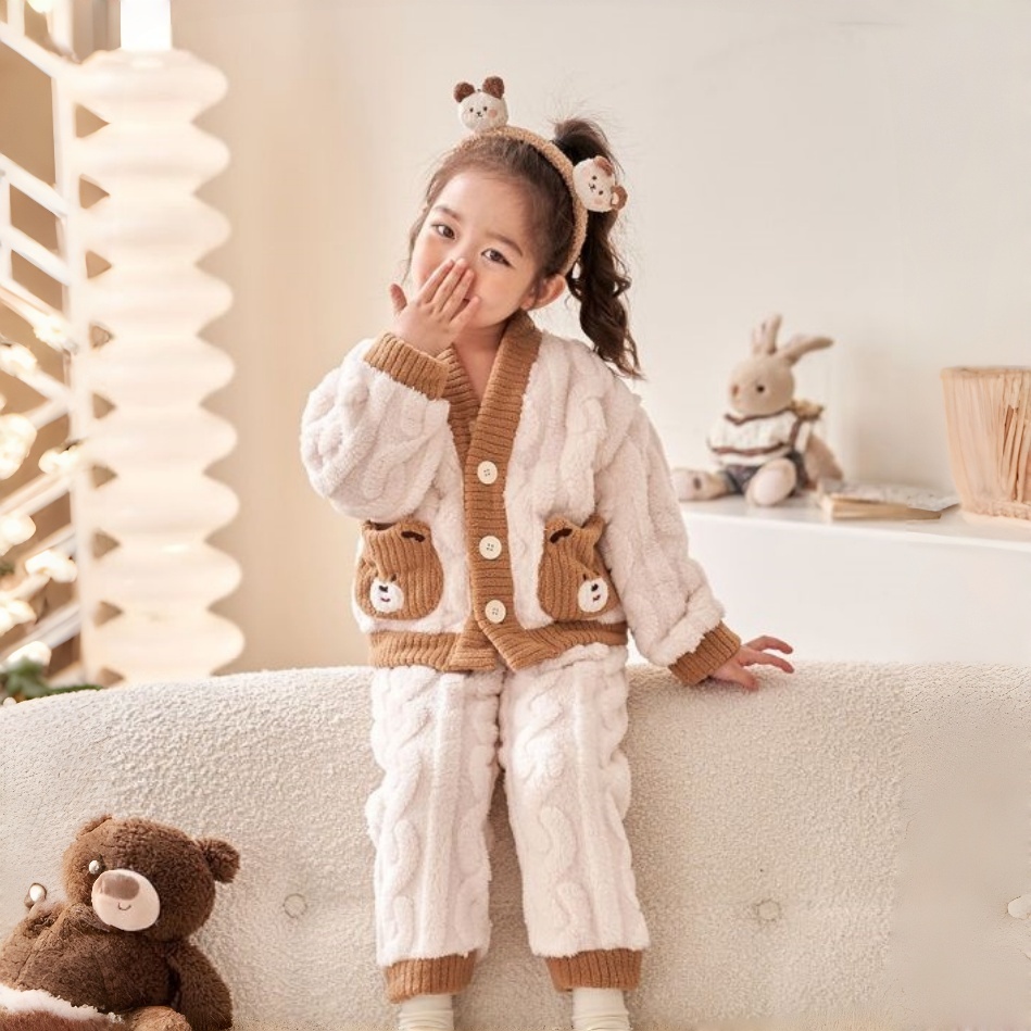 小女孩冬季新款卡通珊瑚绒家居服