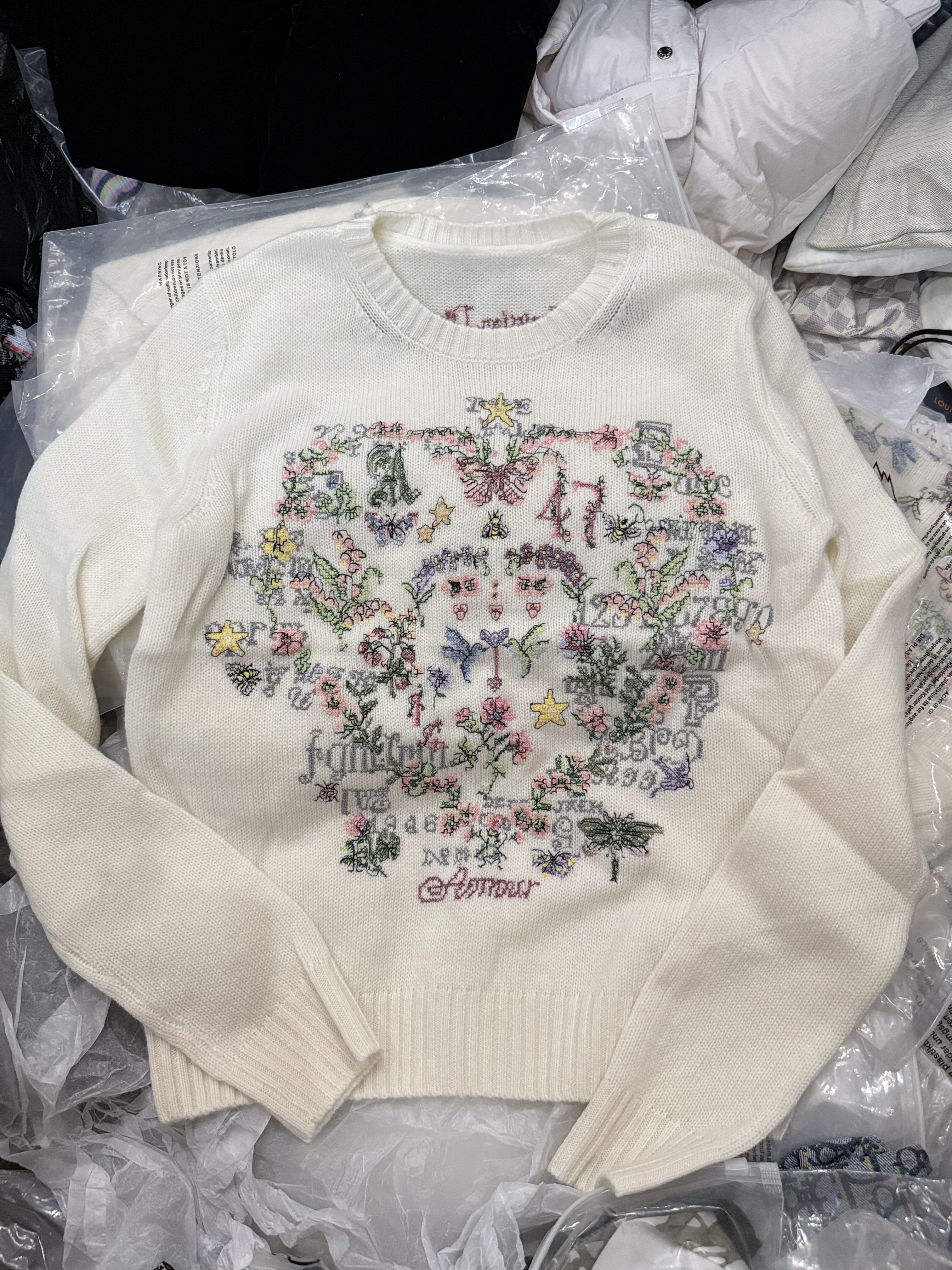 2025秋冬新款9月第一波孤品羊绒刺绣针织衫毛衣精品女装特价捡漏