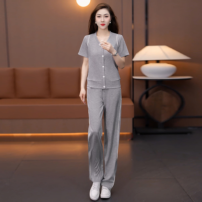 休闲运动服套装女2025新款夏季时尚显瘦V领短袖薄款阔腿裤两件套