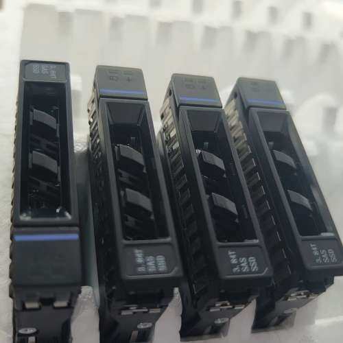 pm1643a 3.84T 2.5SAS  12G议价