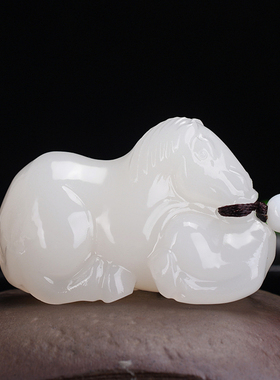 天新疆和田玉籽料元宝玉马手把件