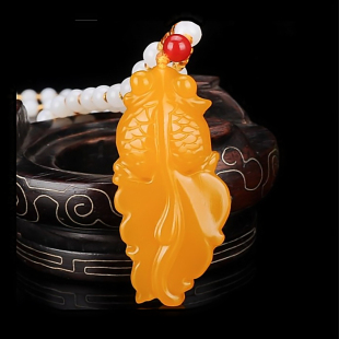 天然新疆和田玉富贵鱼吊坠和田黄玉金玉满堂金鱼项链挂件毛衣链