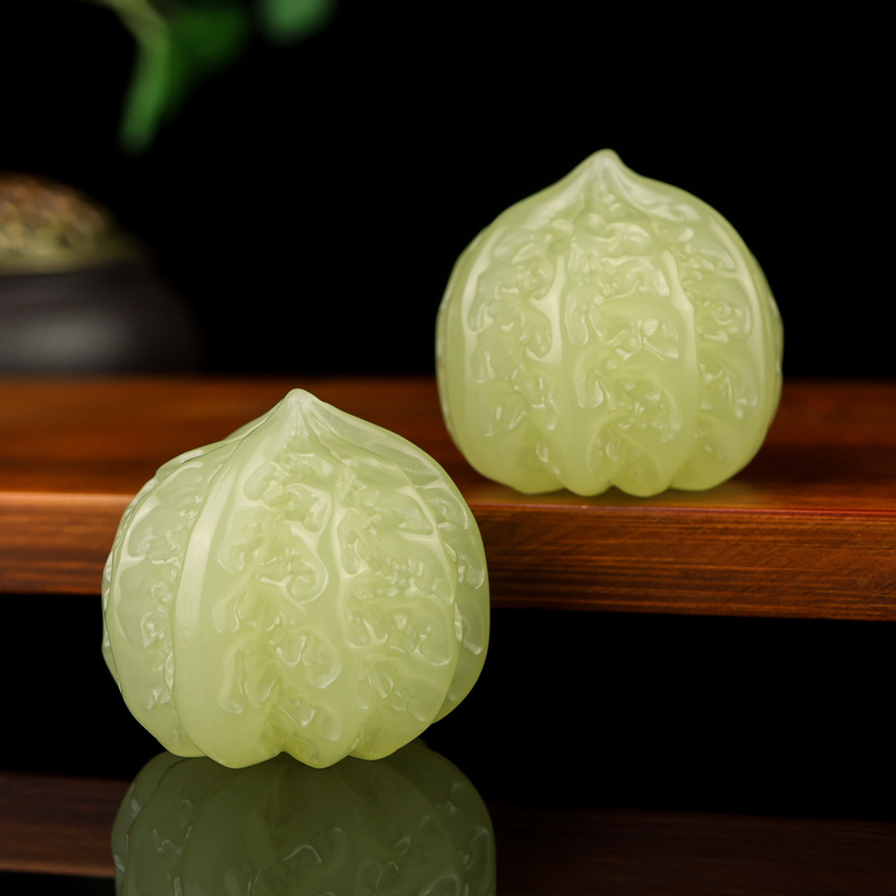 天然新疆和田玉核桃手把件健身球黄口料籽料手球玉石把玩件一对