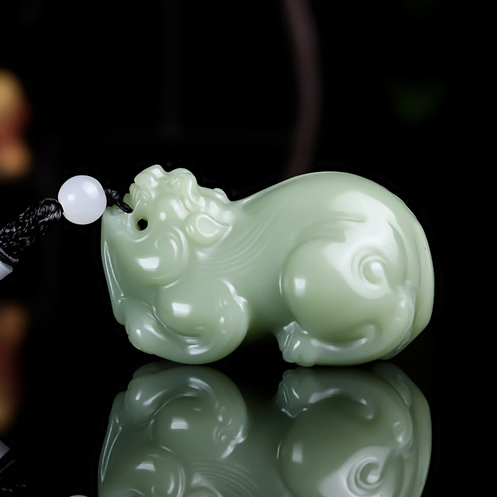 天然新疆和田玉青白玉貔貅手把件精雕招财进宝皮丘挂件把玩件把件