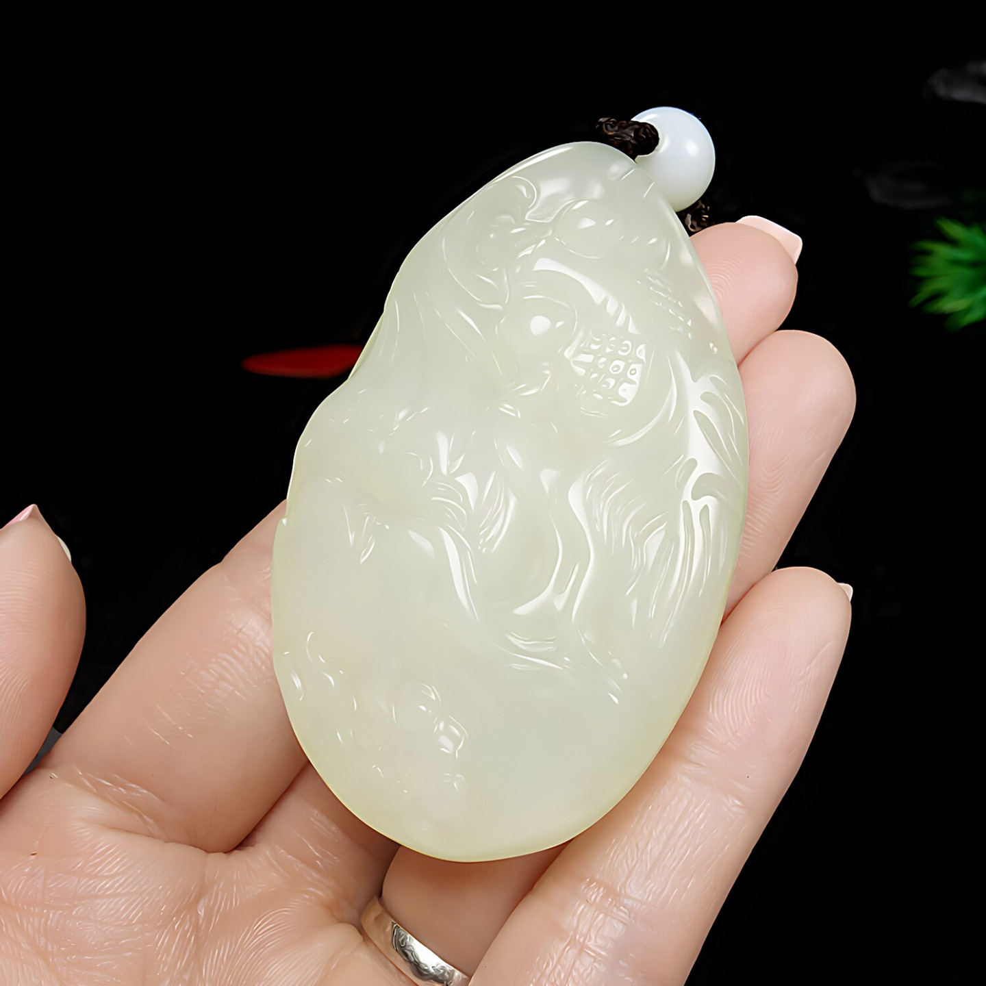 天然新疆和田玉鱼手把件籽料羊脂玉莲花金鱼把玩件连年有余玉挂件