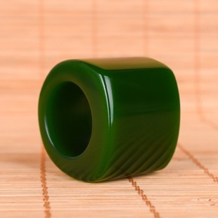 正品天然新疆和田碧玉扳指 戒指 和田玉菠菜绿碧玉满绿扳指 指环