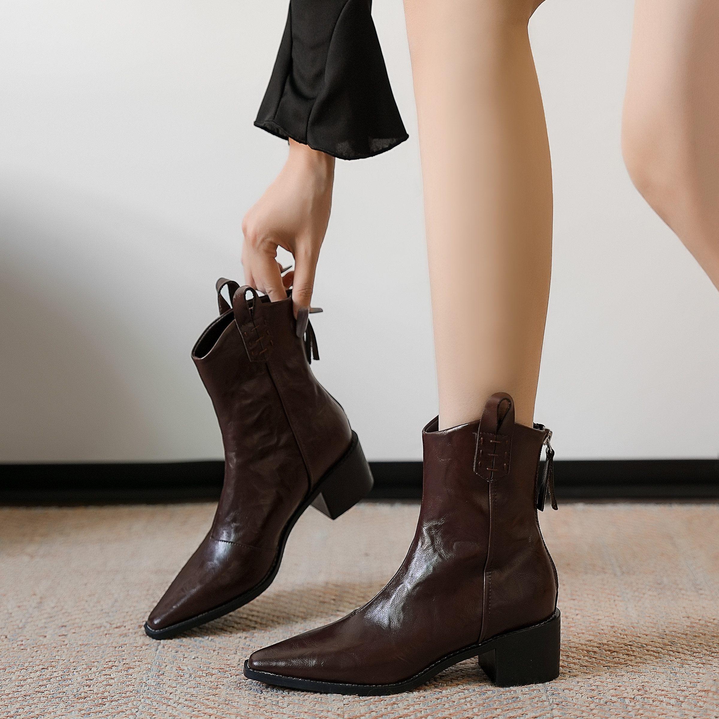 2026春秋欧美显瘦短靴复古手抓纹女靴子粗跟中跟骑士靴尖头短筒靴,女鞋,时装靴,淘宝优惠券,粉丝福利购,淘宝优惠卷