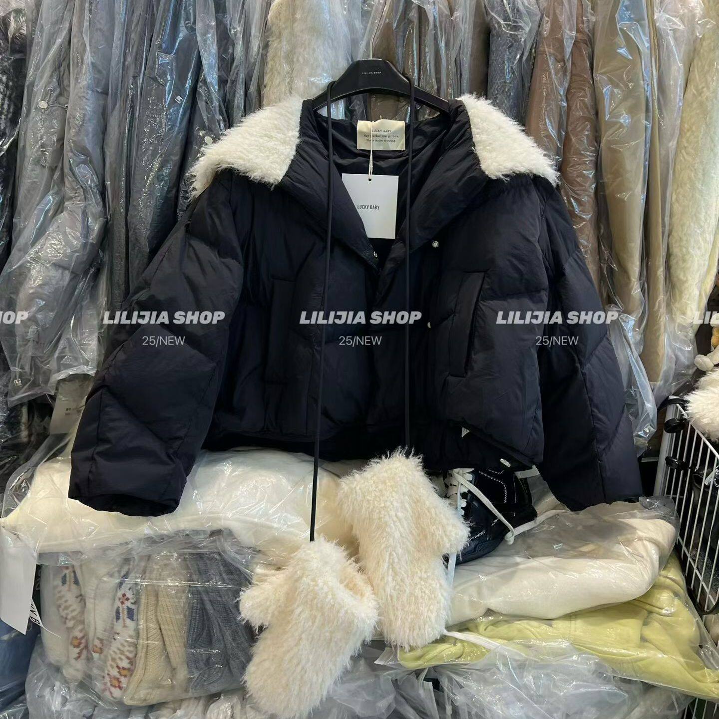 【五折】配手套羊羔毛翻领短款羽绒服女黑色加厚保暖外季新款时尚