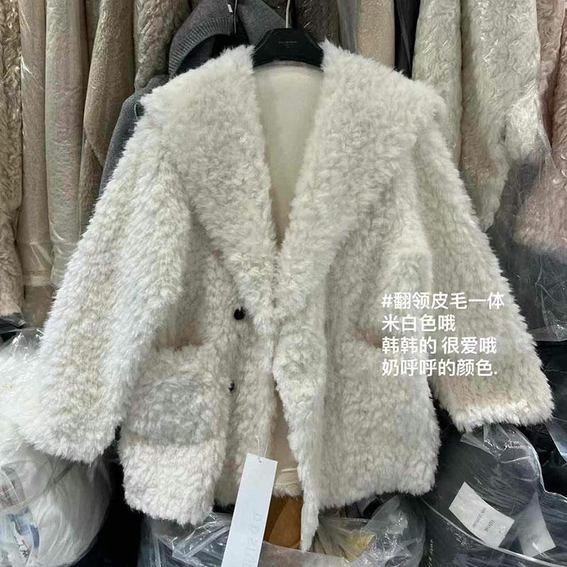 独特巨好看皮毛一体加厚显瘦外套女2025秋冬毛绒绒上衣中长款保暖