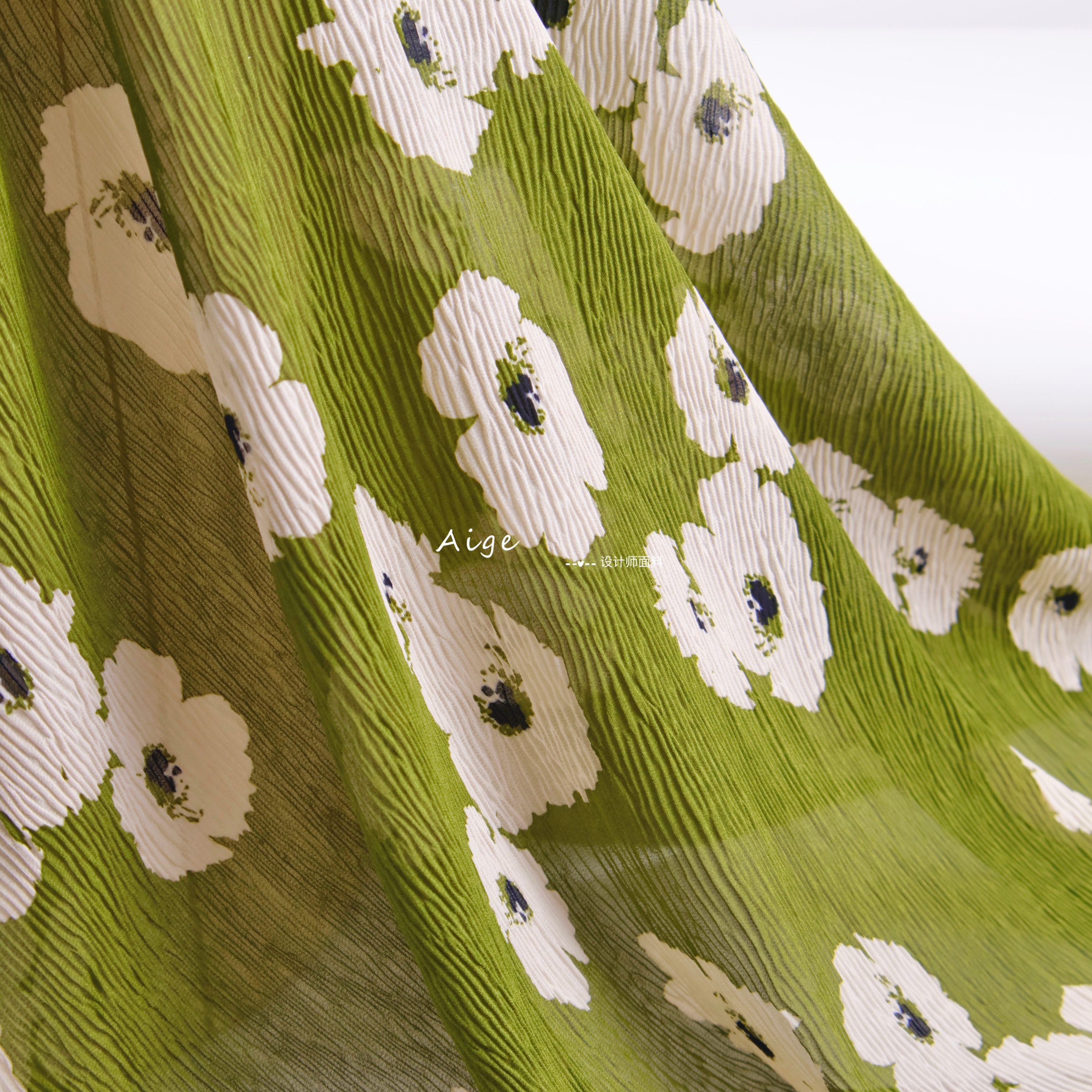 垂感微透 牛油果绿米色花朵印花百褶立体褶皱雪纺面料旗袍布料diy