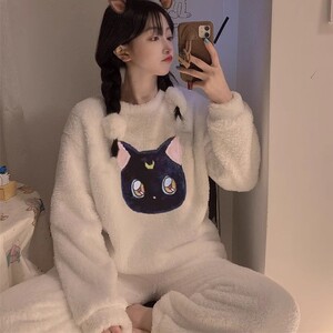 秋冬季加厚款法兰绒睡衣女套装家居服加绒可爱长袖保暖珊瑚绒大码