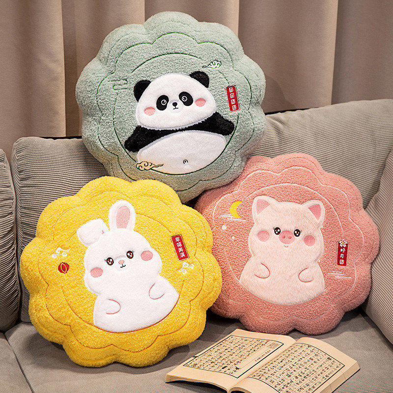 创意月饼抱枕毛绒玩具玉兔团圆月饼靠垫枕拍照道具公司中秋节礼品