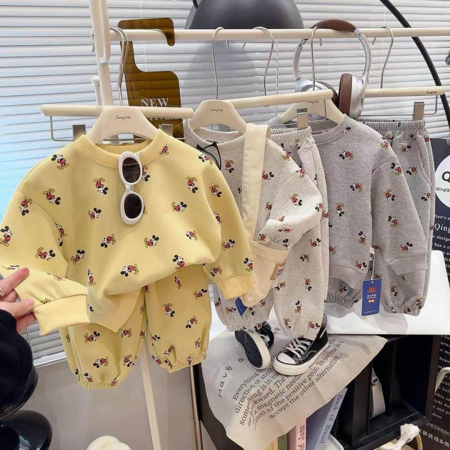 新款春秋季儿童洋气宽松男女宝宝休闲上衣裤两件套卡通卫衣裤套装